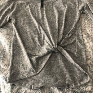 NWOT-cropped knotted detail 3/4 sleeve shirt